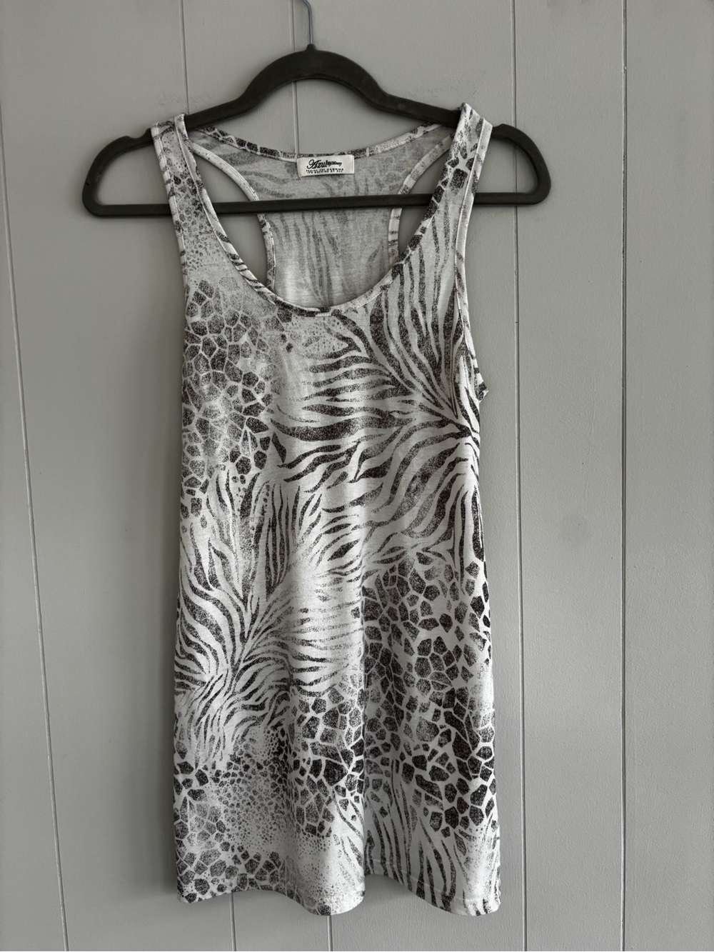 Aventura White & Gray Mixed Animal-Print Tank